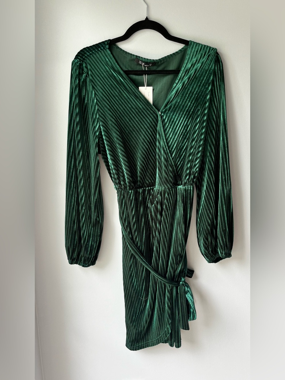 BerryGo NWT Emerald Green Velvet Wrap Dress Wedding Guest XL